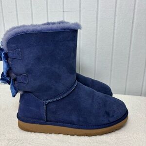 UGG Navy Blue Bailey Bow Velvet Ribbon Suede Leather Boots Plush Lining Size 9